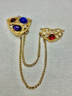 Vintage Chatelaine Brooch Gripoix style